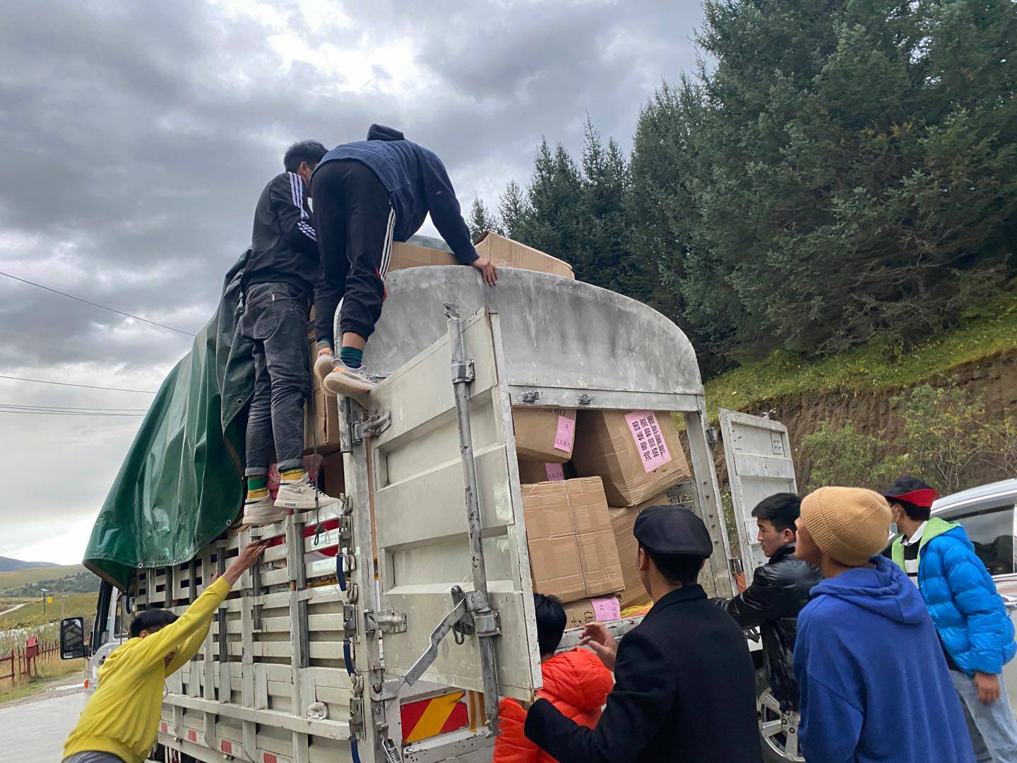 问鼎官方版网站登录入口-问鼎(中国)公益回顾丨家国同欢月同圆 温暖满载甘孜州(图5) 问鼎官方版网站登录入口-问鼎(中国)公益回顾丨家国同欢月同圆 温暖满载甘孜州(图5)